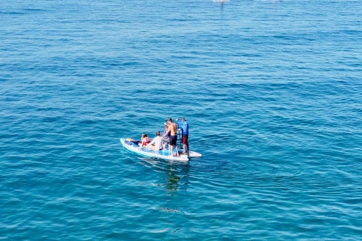 a small boat in a body of water